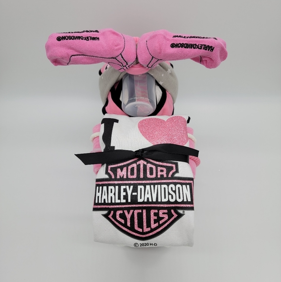 Pink Harley Davidson motorcycle diaper cake - Picture 2 of 15